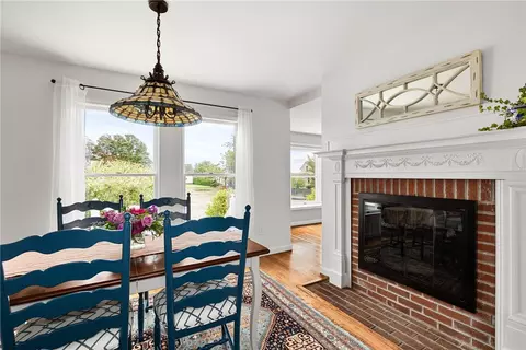 Dining - 41 8th Ave, Warwick, RI 02886 photo 2 of 2