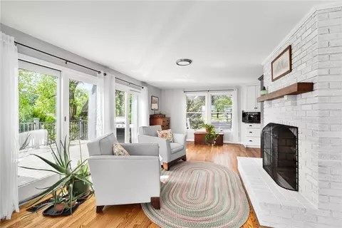 Living - 41 8th Ave, Warwick, RI 02886 photo 4 of 5