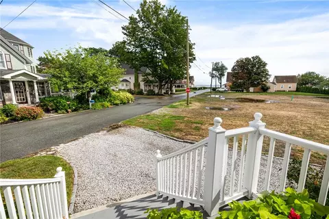 Exterior - 41 8th Ave, Warwick, RI 02886 photo 5 of 12