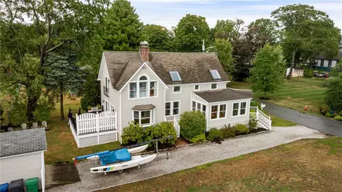 Exterior - 41 8th Ave, Warwick, RI 02886 photo 4 of 12