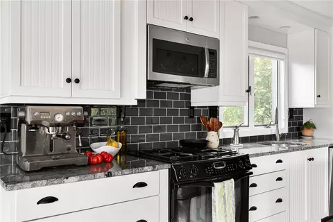 Kitchen - 41 8th Ave, Warwick, RI 02886 photo 2 of 5