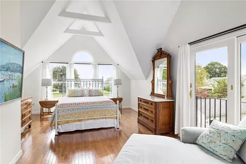 Bedroom - 41 8th Ave, Warwick, RI 02886 photo 1 of 8
