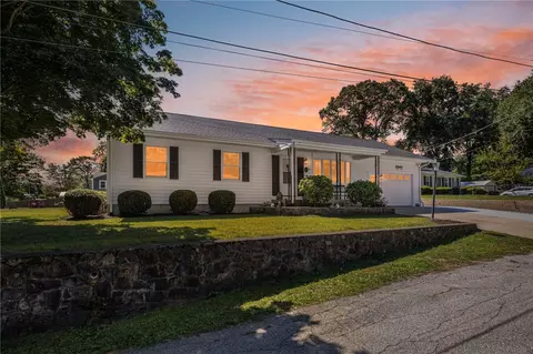 46 Ray St, Coventry, RI 02816