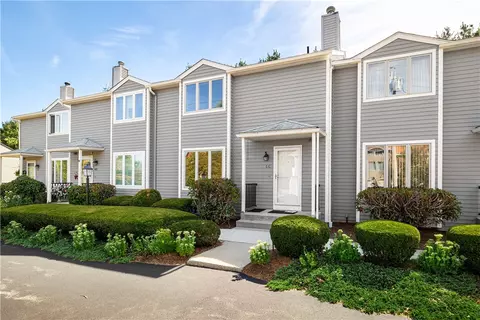 6 Tamarac Dr #C, Greenville, RI 02828