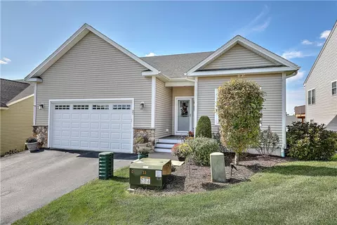 21 Cedar Ridge Ln, West Greenwich, RI 02817