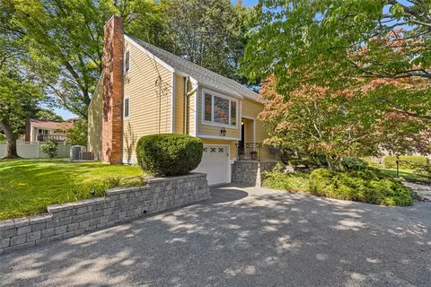 57 Faunce Dr, Providence, RI 02906