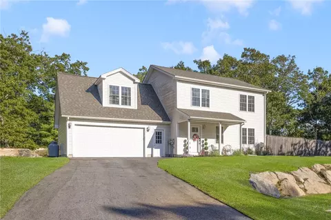 3 Victory Falls Rd, Coventry, RI 02827