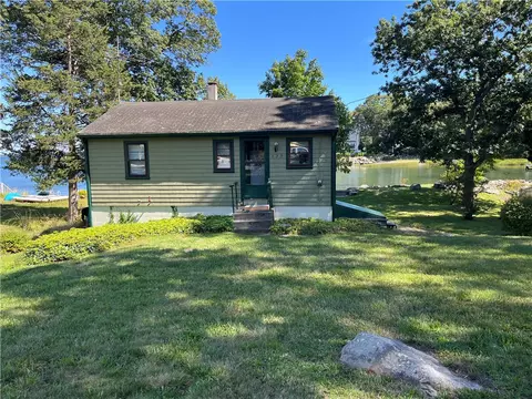 229 Earle Dr, North Kingstown, RI 02852