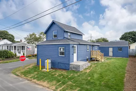 55 Ormerod Ave, Portsmouth, RI 02871