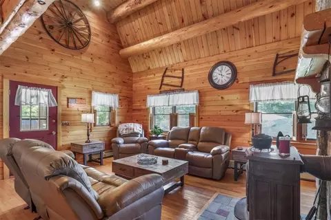 Living - 445 Maureen Cir, Burrillville, RI 02839 photo 2 of 5