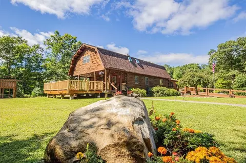 445 Maureen Cir, Burrillville, RI 02839