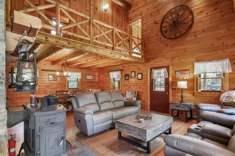 Living - 445 Maureen Cir, Burrillville, RI 02839 photo 3 of 5