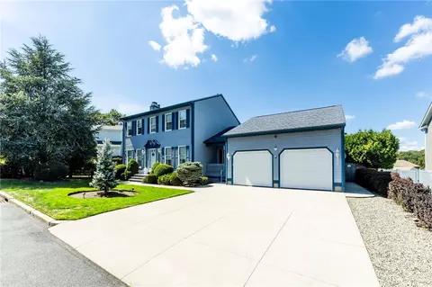 Exterior - 9 E Lake View Dr, North Providence, RI 02904 photo 2 of 17