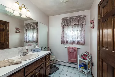 Bath - 9 E Lake View Dr, North Providence, RI 02904 photo 2 of 4