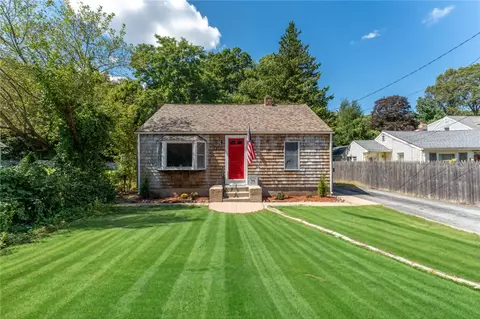 104 Knotty Oak Rd, Coventry, RI 02816