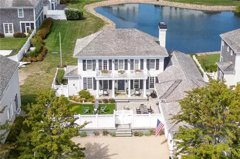 59 Carnegie Harbor Dr, Portsmouth, RI 02871
