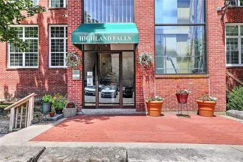 2 School St #334, Lincoln, RI 02865