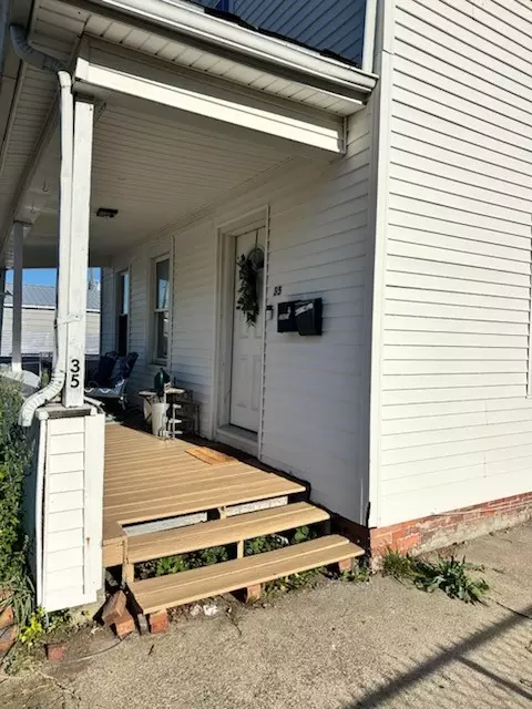 35 Manson Ave, Warwick, RI 02888 photo 2