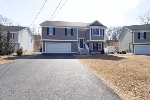 32 Dike St, Woonsocket, RI 02895 photo 2