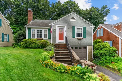 13 Welcome Rd, Smithfield, RI 02917