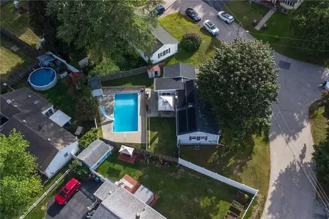 32 Wade Rd, Woonsocket, RI 02895 photo 4