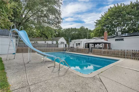 32 Wade Rd, Woonsocket, RI 02895 photo 8