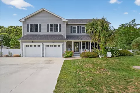 7 Hidden Meadows Dr, Charlestown, RI 02813