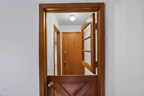 Entry Way - 9 Boiling Spring Ave, Westerly, RI 02891 photo 3 of 3