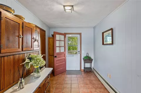 Entry Way - 9 Boiling Spring Ave, Westerly, RI 02891 photo 1 of 3