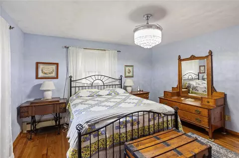 Bedroom - 9 Boiling Spring Ave, Westerly, RI 02891 photo 1 of 5