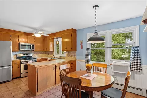 Kitchen - 9 Boiling Spring Ave, Westerly, RI 02891 photo 3 of 5