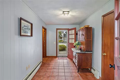 Entry Way - 9 Boiling Spring Ave, Westerly, RI 02891 photo 2 of 3