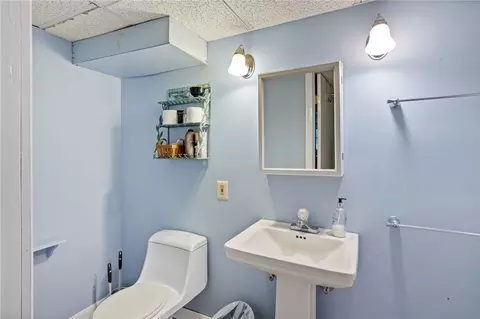Bath - 9 Boiling Spring Ave, Westerly, RI 02891 photo 2 of 3