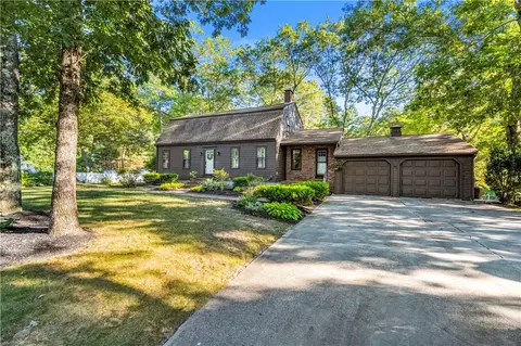 47 Harkness Rd, North Smithfield, RI 02896