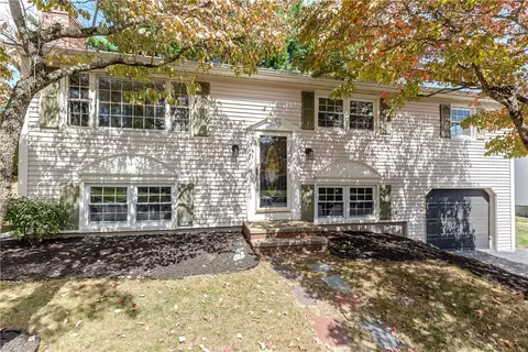 31 Cedar Dr, West Warwick, RI 02893