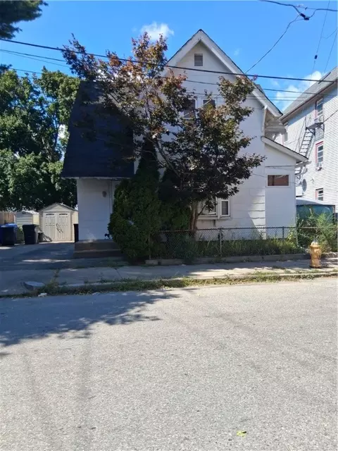 126 Conant St, Pawtucket, RI 02860