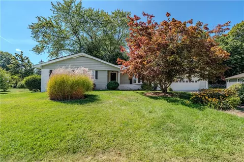 28 Cadoret Dr, Cumberland, RI 02864