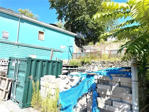 115 Railroad St, Woonsocket, RI 02895 photo 4