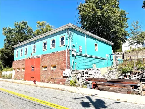 115 Railroad St, Woonsocket, RI 02895 photo 2