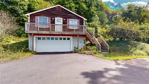 564 S County Trl, Exeter, RI 02822