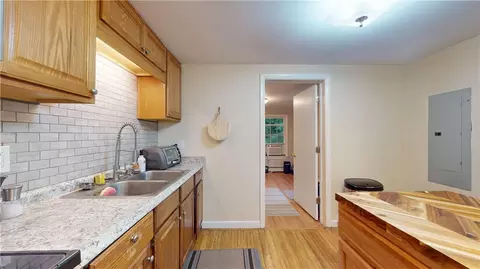 Entry Way - 564 S County Trl, Exeter, RI 02822 photo 2 of 3