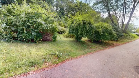 Exterior - 564 S County Trl, Exeter, RI 02822 photo 4 of 6