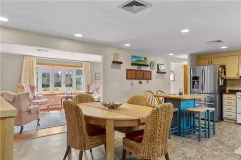 47 Flagg Ave, Warwick, RI 02886 photo 9