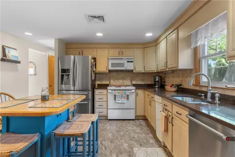 47 Flagg Ave, Warwick, RI 02886 photo 14