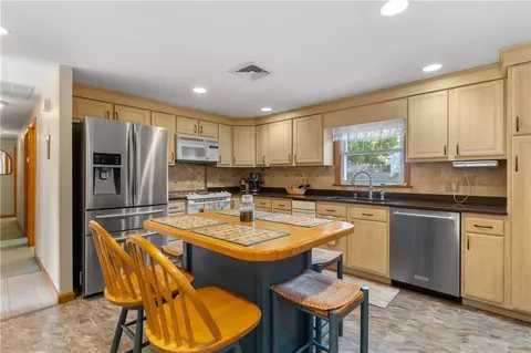 47 Flagg Ave, Warwick, RI 02886 photo 10