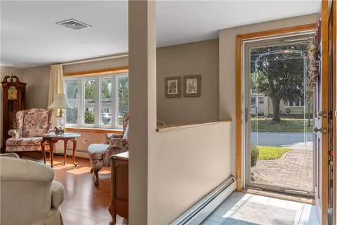 47 Flagg Ave, Warwick, RI 02886 photo 2