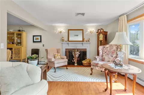47 Flagg Ave, Warwick, RI 02886 photo 4