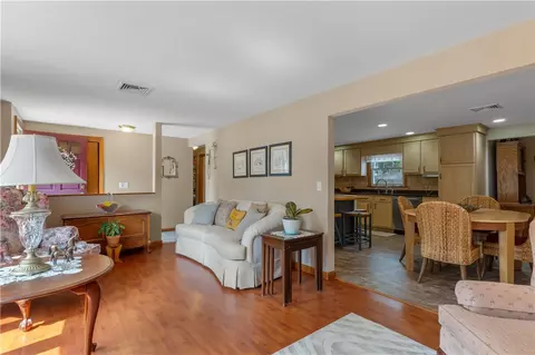 47 Flagg Ave, Warwick, RI 02886 photo 7