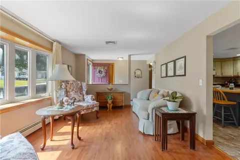 47 Flagg Ave, Warwick, RI 02886 photo 6