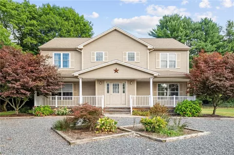 290 Whipple Ave, Oakland, RI 02858